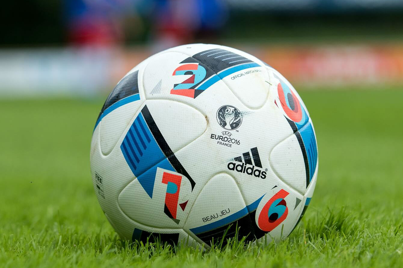 人気おすすめのサッカーボール5号球8選 練習に最適 Sposhiru Com