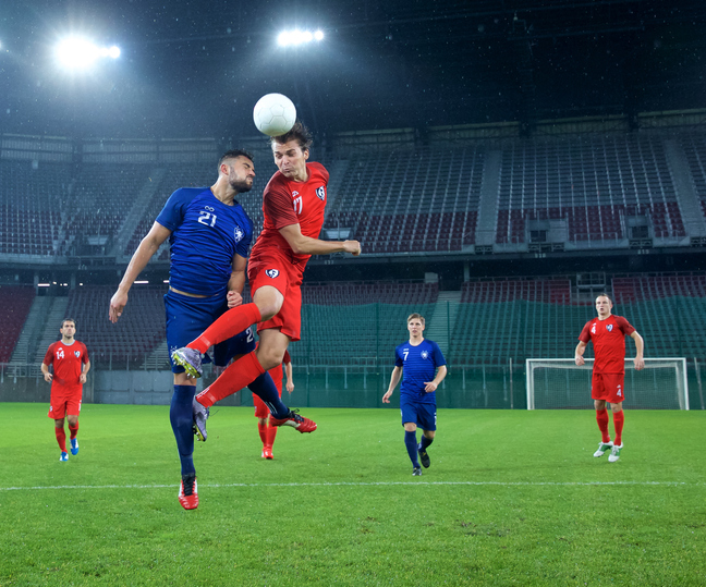 サッカーの競り合いに勝つ方法やコツを徹底解説 Sposhiru Com サッカーの競り合いに勝つ方法やコツを徹底解説 Sposhiru Com